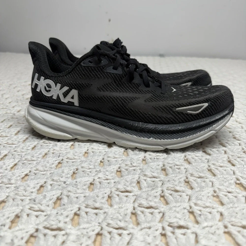 Hoka One One Clifton 9 Wide Running Shoes Women Sz  10D Black Cushioned Sneakers